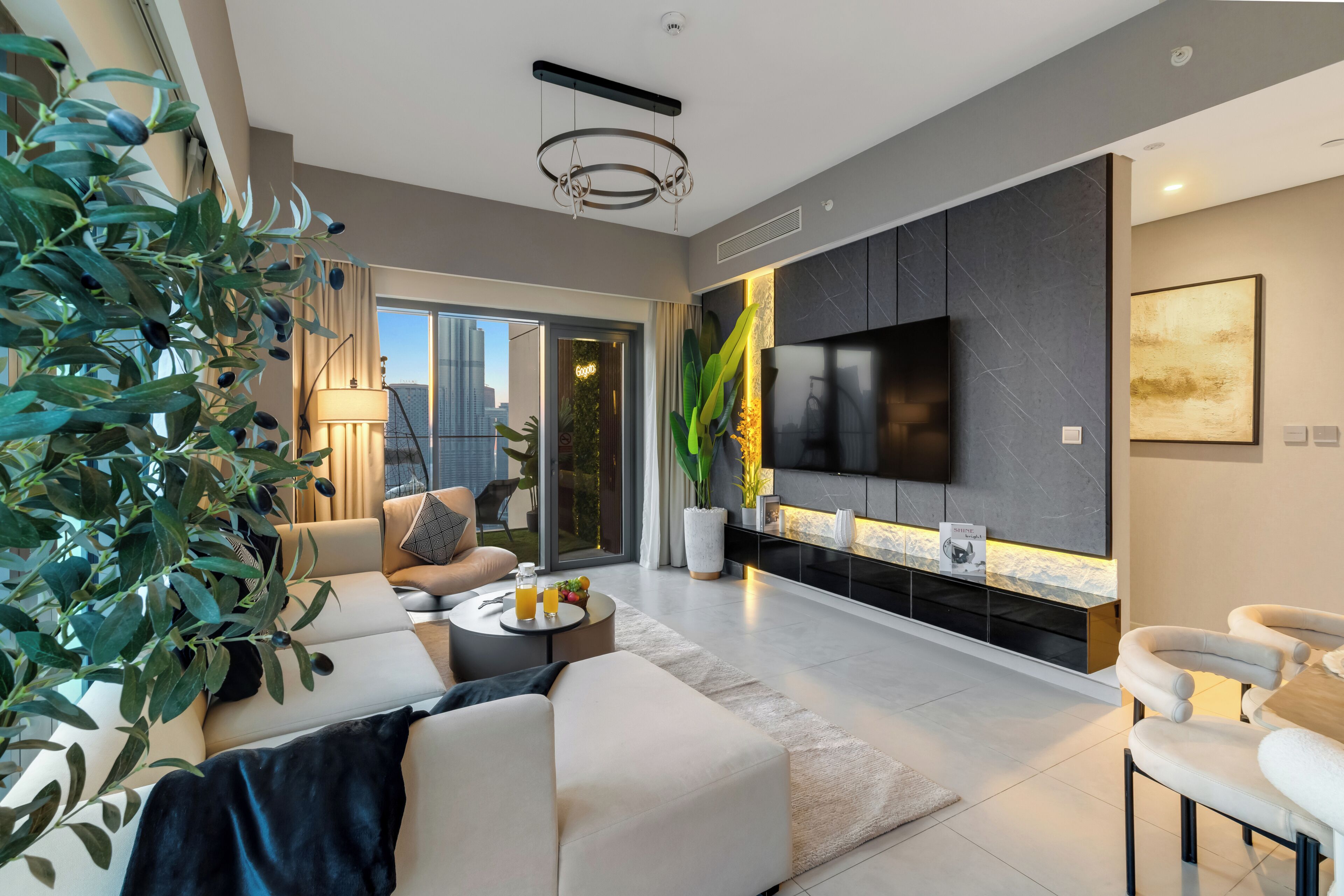 Apartamento superluxo, sacada, vista para a cidade | Área de estar