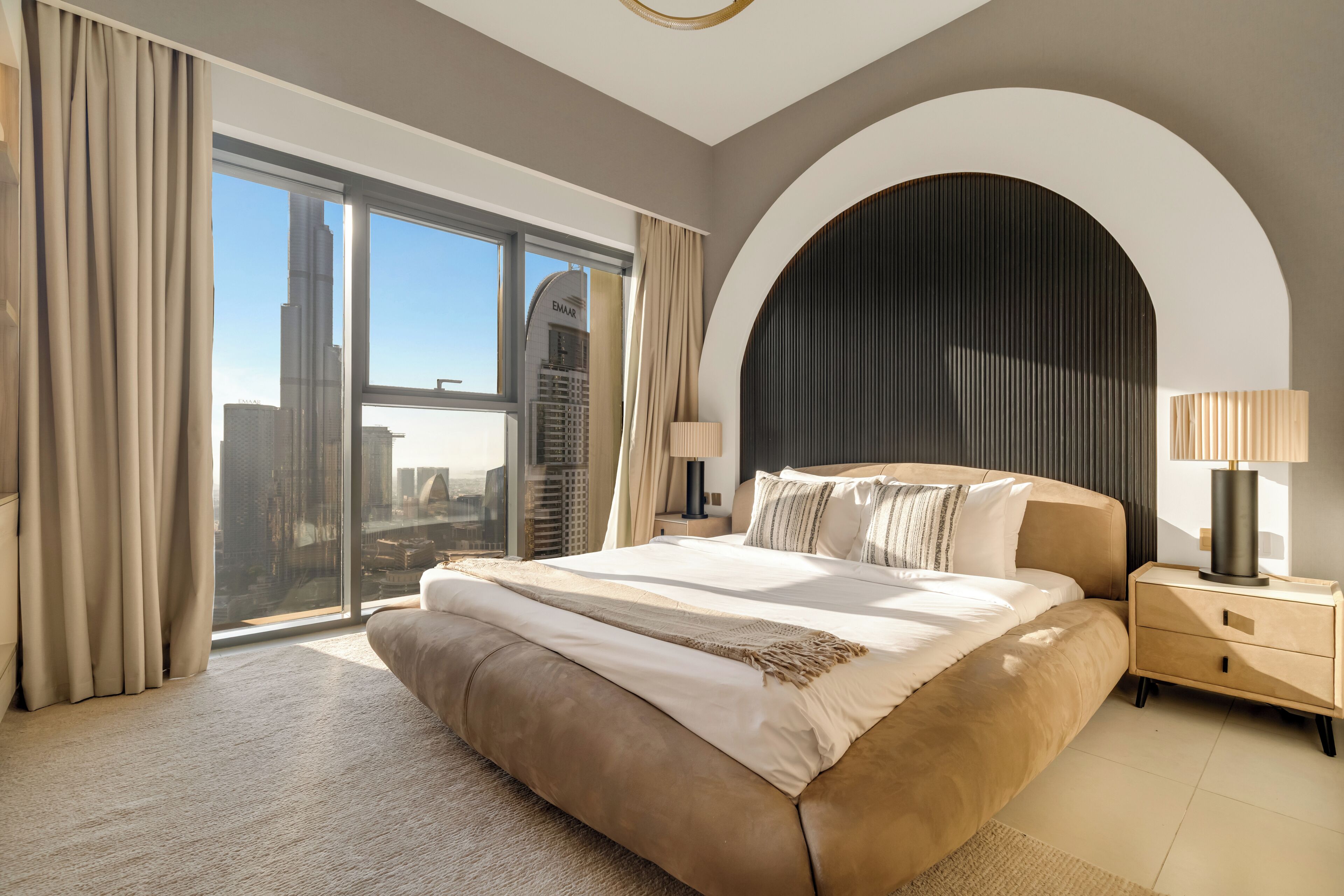 Apartamento superluxo, sacada, vista para a cidade | Cofres nos quartos, cortinas blackout, ferros/tábuas de passar roupa