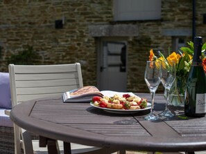 Outdoor dining - 2 Bed in Camelford (oc-81245) (Forrabury and Minster)