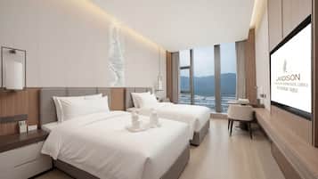 In-room safe, blackout drapes, WiFi (free)