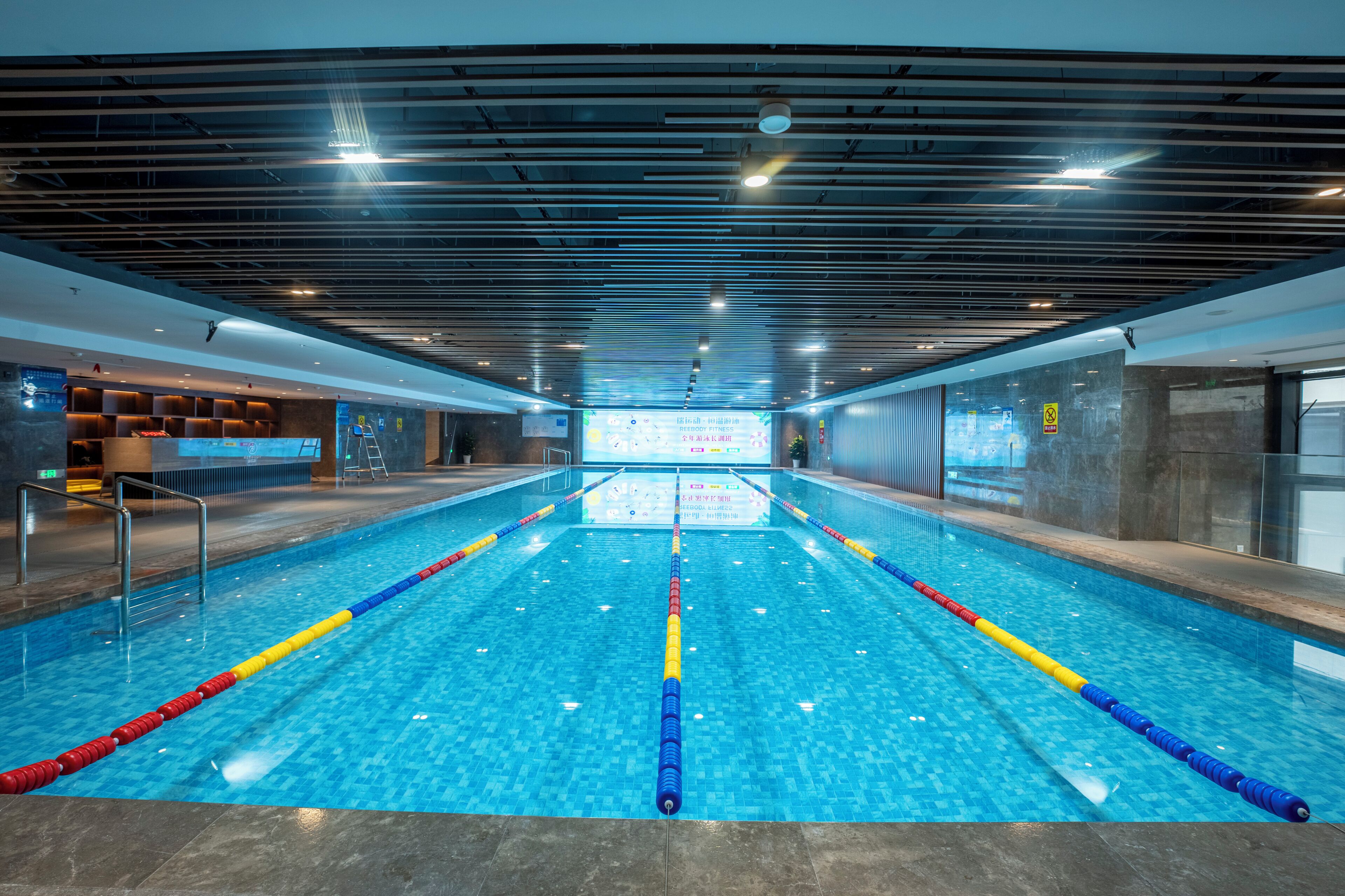 2 indoor pools
