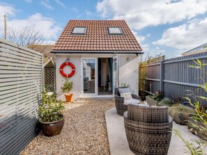 Exterior - 1 Bed in Lymington (oc-81429) (Lymington)