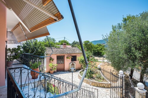 Stavros Two-Bedroom House by Konnect