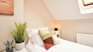 2 bedrooms, travel cot, free WiFi, bed sheets - 2 Bed in Morpeth (oc-82238) (Rothbury)