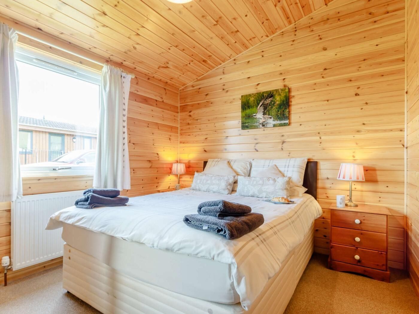 2 bedrooms, travel cot, free WiFi, bed sheets