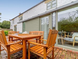 Outdoor dining - 3 Bed in Scarborough (oc-82542) (Snainton)