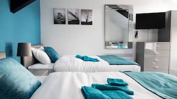 3 bedrooms, iron/ironing board, WiFi, bed sheets