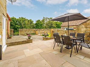 Outdoor dining - 3 Bed in Great Ayton (oc-83328) (Great Ayton)