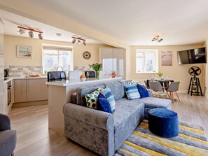 Living area - 2 Bed in Woolacombe (oc-83425) (Woolacombe)
