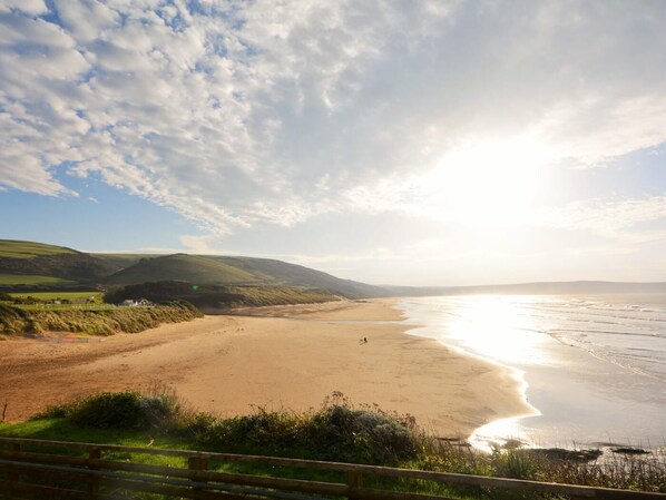 Beach - 2 Bed in Woolacombe (oc-83425) (Woolacombe)