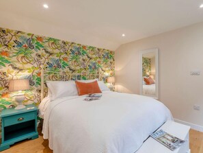Cuna de viaje, wifi gratis, ropa de cama