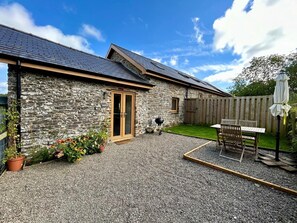 Outdoor dining - 1 Bed in Aberystwyth (oc-83551) (Llanilar)