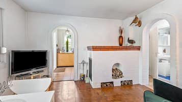 Fernseher, Kamin, DVD-Player, Stereoanlage