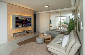 Apartment, Stadtblick | Wohnbereich