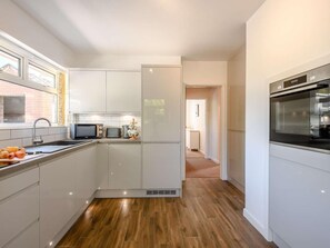 Private kitchen - 2 Bed in Poole (oc-85399) (Lytchett Matravers)