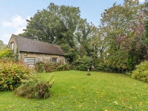 Exterior - 5 Bed in Ashbourne (oc-85565) (Thorpe)