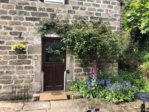 Property grounds - 3 Bed in Belper (oc-85797) (Crich)