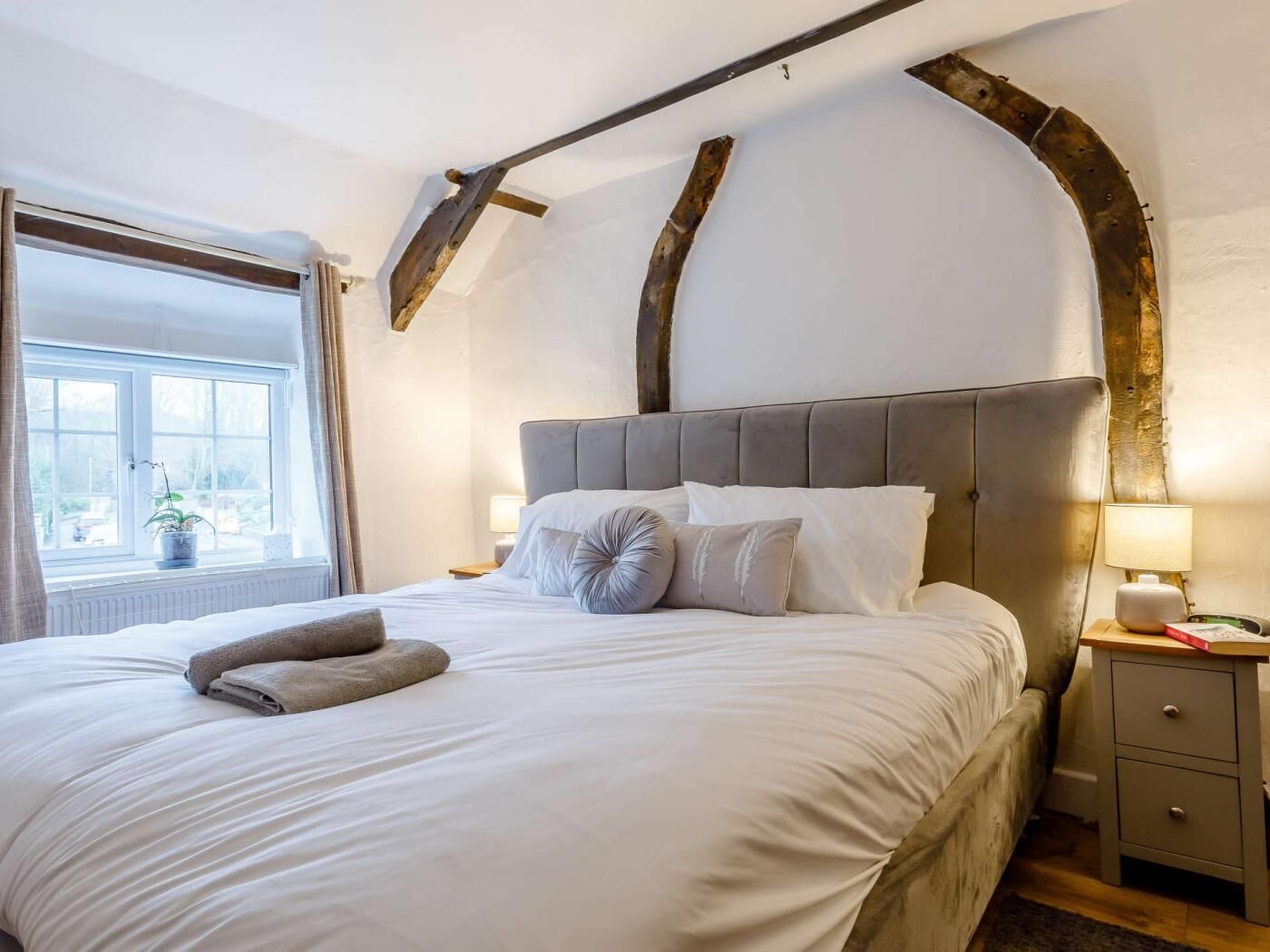 3 bedrooms, travel cot, free WiFi, bed sheets