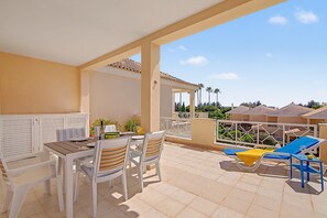 Outdoor dining - Apartment 'Virpi's Place Vilamoura' with Private Pool, Wi-Fi and Air Conditioning (Quarteira)