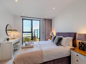Travel cot, free WiFi, bed sheets - 2 Bed in Ramsgate (oc-86126) (Ramsgate)