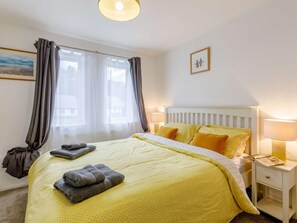 Travel cot, free WiFi, bed sheets - 2 Bed in Y Felinheli (oc-86260) (Y Felinheli)