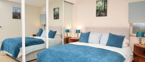 Iron/ironing board, WiFi (free), bed sheets