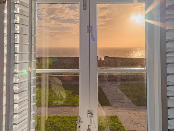 Interior - 8 Bed in Bridgend (oc-86493) (Southerndown)