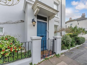 Exterior detail - 3 Bed in Eastbourne (oc-86520) (Eastbourne)