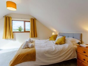 Travel cot, free WiFi, bed sheets - 2 Bed in Lampeter (oc-86507) (Cellan)