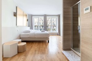 Internet, bed sheets - Luxe, State of the Art Suite near Montmartre (Paris)
