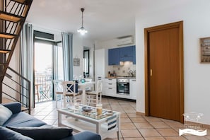 Appartement, balkon, uitzicht op zee | Woonruimte