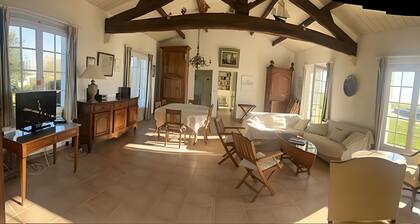 Holiday Home 'Maison Verte' with Sea View, Private Terrace and Wi-Fi