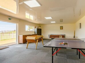 Game room - 3 Bed in Ilfracombe (oc-86942) (Berrynarbor)