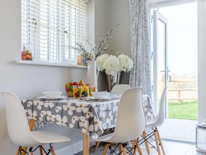 Dining - 3 Bed in Marston Montgomery (oc-87450) (Marston Montgomery)