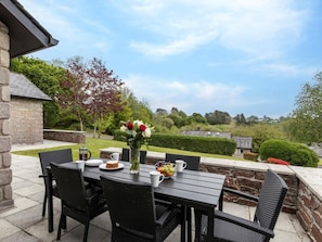 Outdoor dining - 3 Bed in Saltash (oc-87716) (Saint Mellion)
