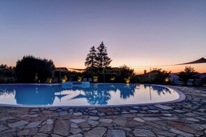 Pool - Casa Coniglio, Cascine Crema: Modern apartment, large pool, pool house, billiards... (Piemonte)