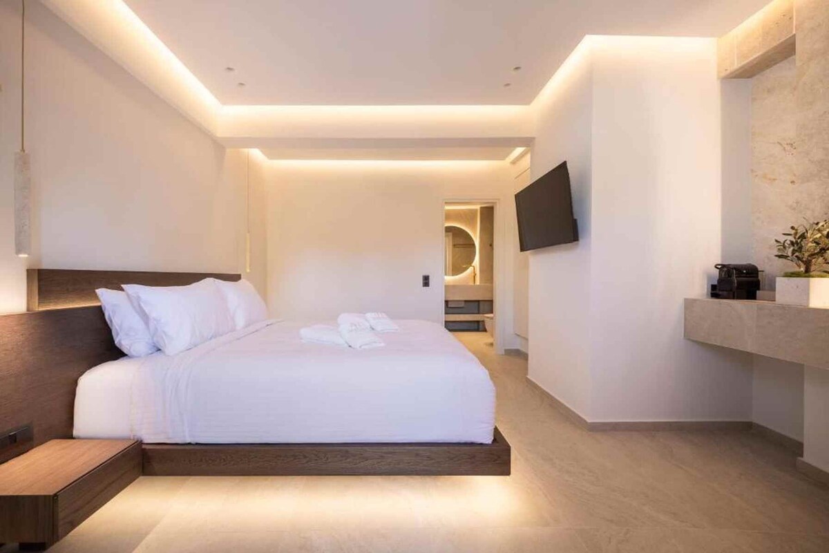 Superior Suite with Outdoor Hot Tub | Una cassaforte in camera, Wi-Fi gratuito, lenzuola