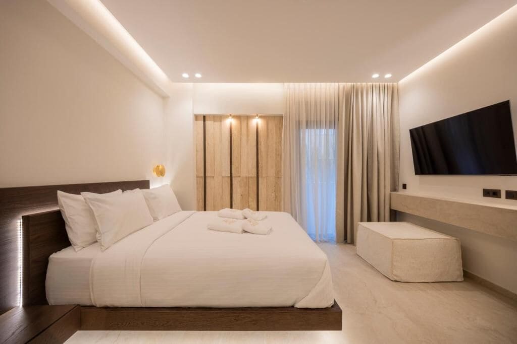  Superior Double Room | In-room safe, WiFi (free), bed sheets