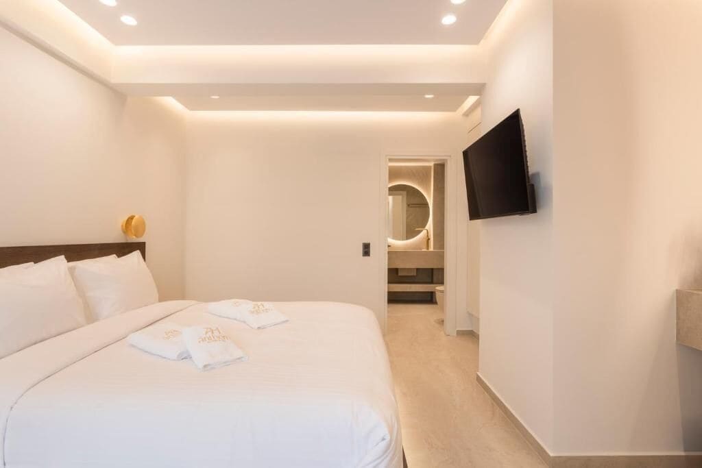 Superior Suite with Outdoor Hot Tub | In-room safe, free WiFi, bed sheets