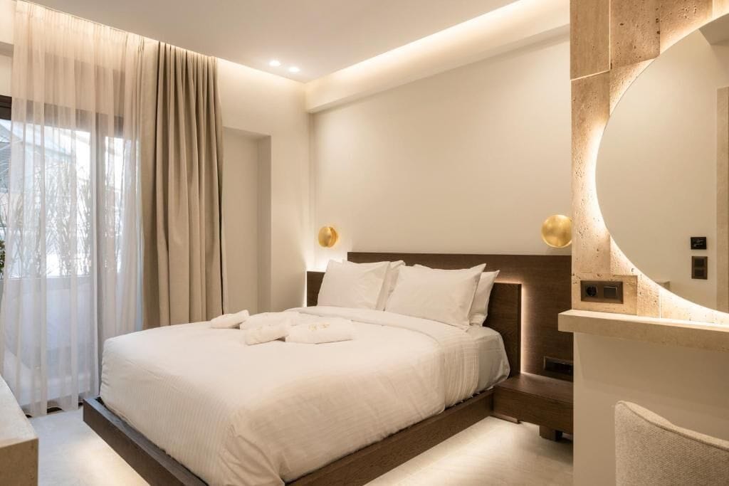 Standard Double Room | In-room safe, WiFi (free), bed sheets