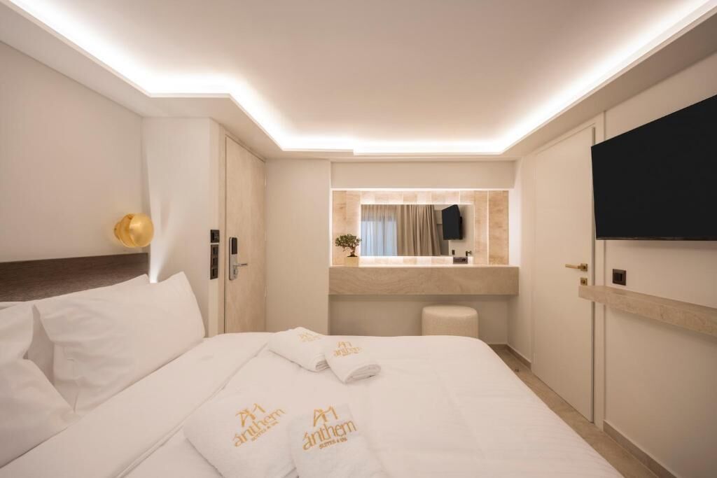 Economy Double Room | In-room safe, WiFi (free), bed sheets