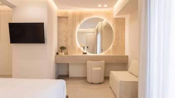 Superior Suite with Outdoor Hot Tub | Tallelokero huoneessa, ilmainen Wi-Fi, vuodevaatteet