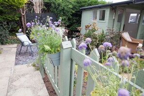 Property grounds - Snug Corner (Holmfirth)