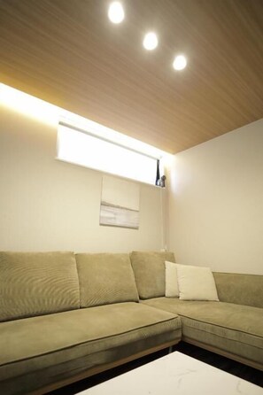 Interior - Koti Sopo Universal Bay 4 by Liaison (Minato ward)