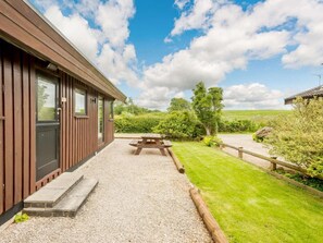 Outdoor dining - 3 Bed in Penrith (oc-88212) (Yanwath)