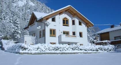 Ferienwohnung Familie Mark!
Ob schifahren, wandern oder biken, alles möglich !