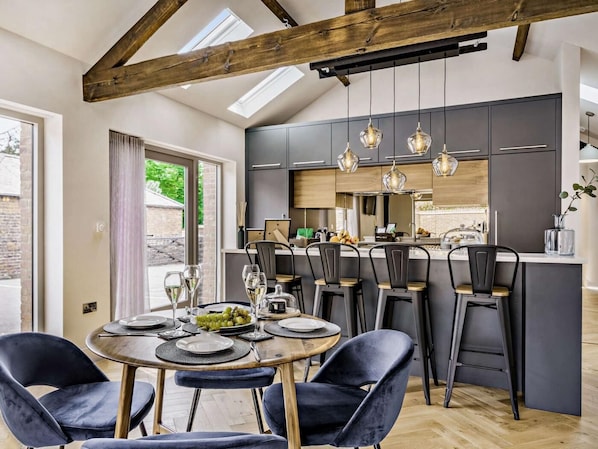 Dining - 2 Bed in Driffield (oc-88238) (Lund)