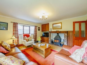 TV, fireplace - 3 Bed in Corwen (oc-88206) (Pentre-llyn-cymmer)