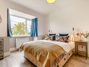 Room - 3 Bed in Truro (oc-88404) (Rose)