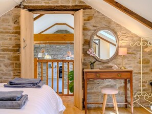 Bügeleisen/Bügelbrett, Reisekinderbett, kostenloses WLAN, Bettwäsche